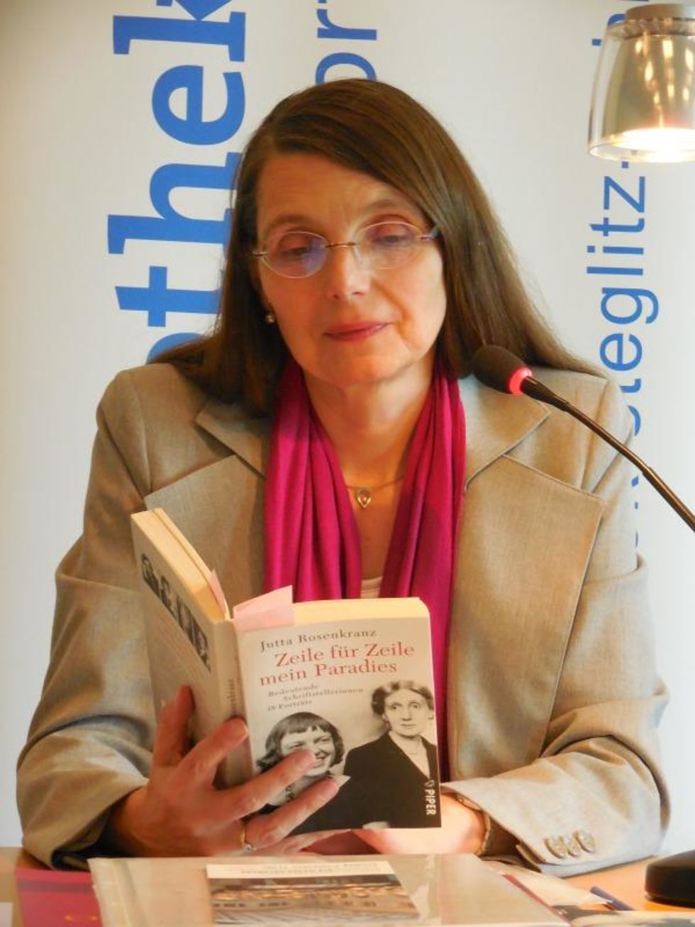 Jutta Rosenkranz at a reading in the Ingeborg Drewitz Library in Berlin-Steglitz