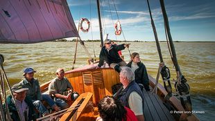 Zeesboot segeln auf dem Saaler Bodden ab Hafen Althagen