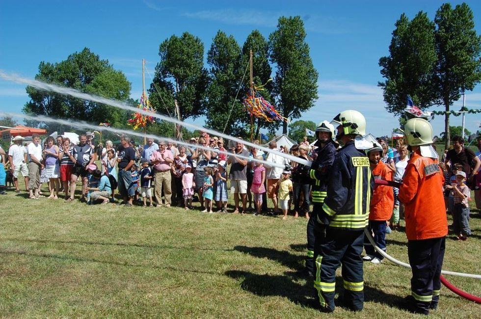 Kinderfest – Zielspritzen mit der freiwilligen Feuerwehr Ahrenshoop