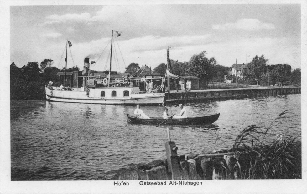 Baltic resort Ahrenshoop historical: Althagen harbor